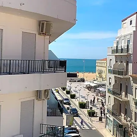 Weaa מלון